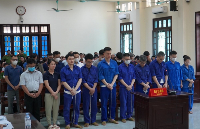 Hoãn phiên xét xử 14 cựu cán bộ Hải quan Hải Phòng - Ảnh 1.