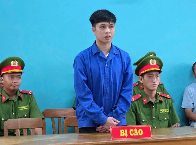 Dùng video nhạy cảm tống tình, cưỡng dâm người yêu Dùng video nhạy cảm tống tình, cưỡng dâm người yêu