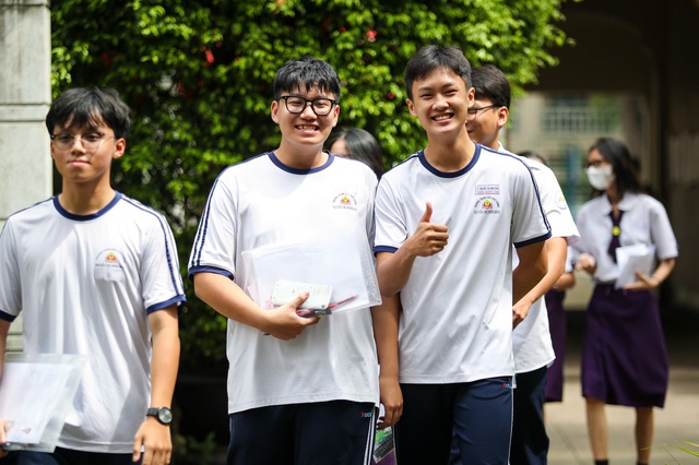 Học thuộc lời Tổng bí thư Tô Lâm, thí sinh mừng rỡ viết văn tốt nghiệp THPT - Ảnh 7.