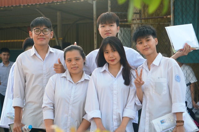 Tình nguyện mùa thi: 1.600 áo xanh hỗ trợ sĩ tử Hà Tĩnh - Ảnh 8.