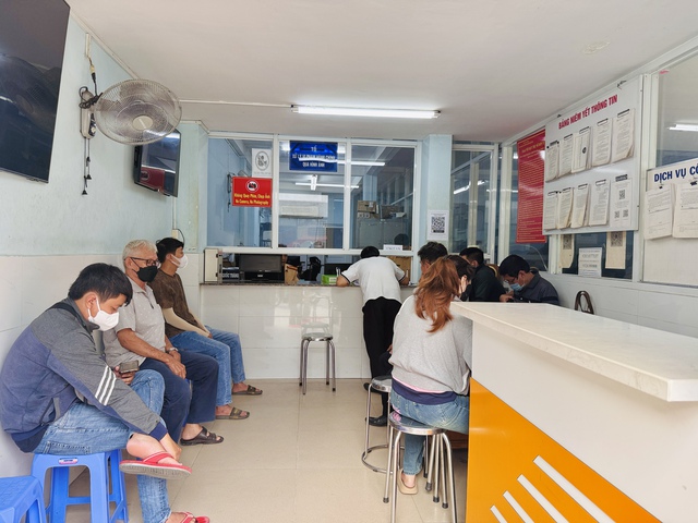Tài xế buồn ngủ, mắc vệ sinh có được dừng xe trên cao tốc: CSGT giải đáp - Ảnh 3.
