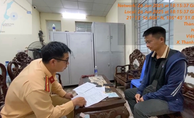 Tài xế dừng đón khách trên cao tốc khiến doanh nghiệp bị phạt đến 24 triệu đồng - Ảnh 2.