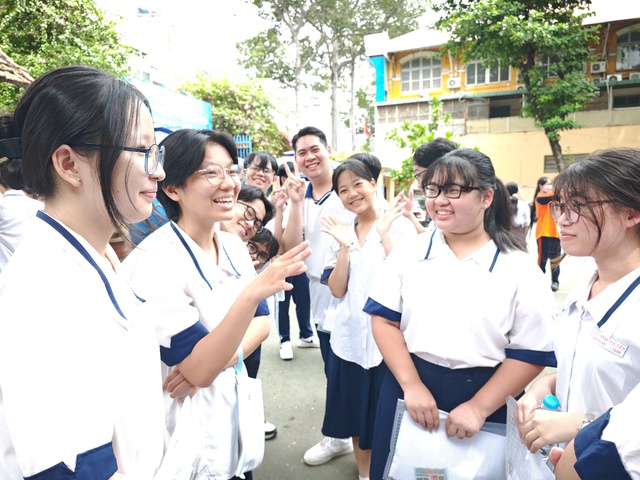 Thi tốt nghiệp THPT 2025: Xem gợi ý giải đề thi môn sinh học tại đây - Ảnh 1.