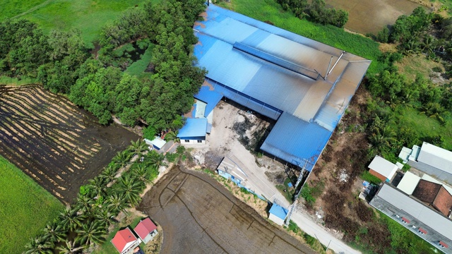 Long An: Sản xuất trong nhà xưởng trái phép, gây ô nhiễm khu dân cư Long An: Sản xuất trong nhà xưởng trái phép, gây ô nhiễm khu dân cư