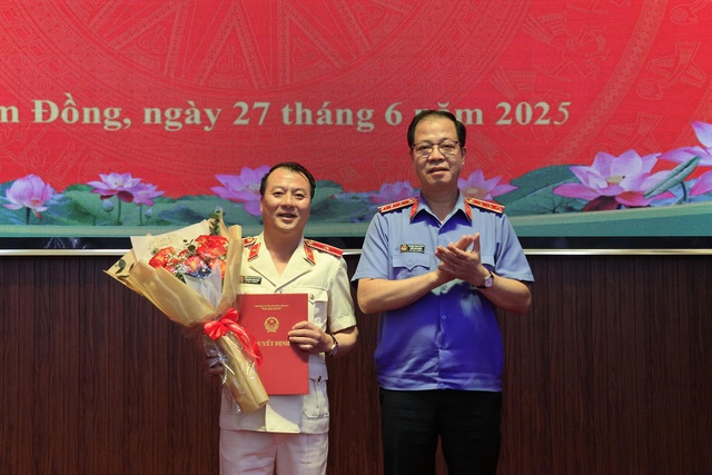 Bổ nhiệm Viện trưởng và 7 Phó viện trưởng Viện KSND tỉnh Lâm Đồng mới - Ảnh 1.