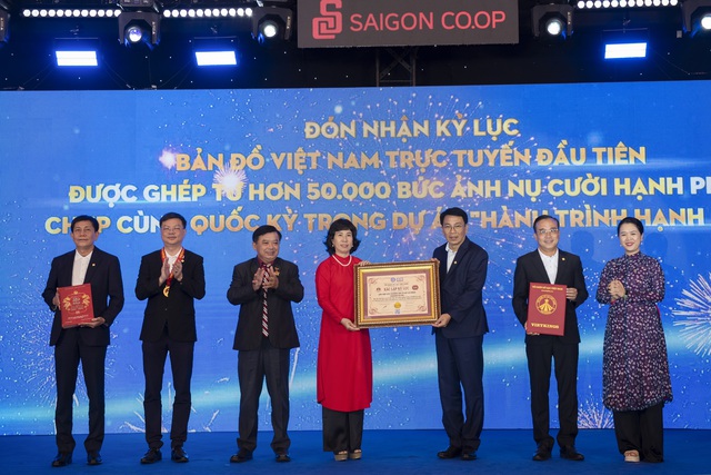 Saigon Co.op tự h&agrave;o viết tiếp c&acirc;u chuyện hơn 35 năm kiến tạo hạnh ph&uacute;c- Ảnh 1.