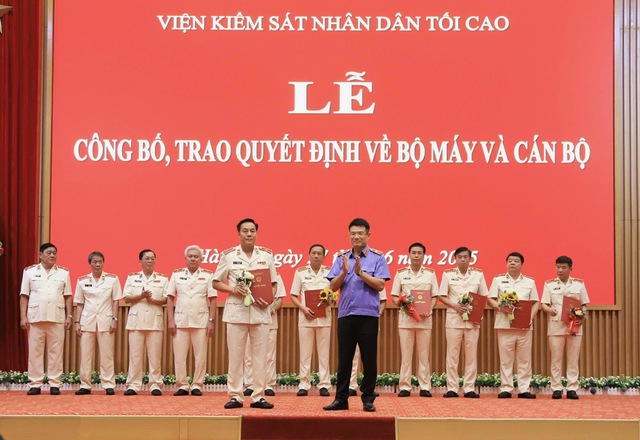 Nhân sự Viện Công tố và kiểm sát xét xử phúc thẩm tại Hà Nội, Đà Nẵng, TP.HCM- Ảnh 2. Nhân sự Viện Công tố và kiểm sát xét xử phúc thẩm tại Hà Nội, Đà Nẵng, TP.HCM- Ảnh 2.
