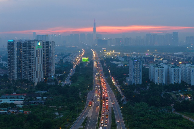Hai ô tô tông nhau trên cao tốc TP.HCM - Long Thành, giao thông ùn ứ- Ảnh 3. Hai ô tô tông nhau trên cao tốc TP.HCM - Long Thành, giao thông ùn ứ- Ảnh 3.