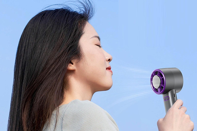 Xu Hướng 'Công Nghệ Nhanh' Giá Rẻ: Tiện Lợi Hay Chỉ Là 'Vật Phí'?