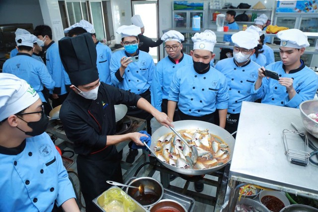 Học trung cấp, thêm cơ hội cho học sinh THCS lấy bằng đại học trong 5,5 năm? - Ảnh 2.