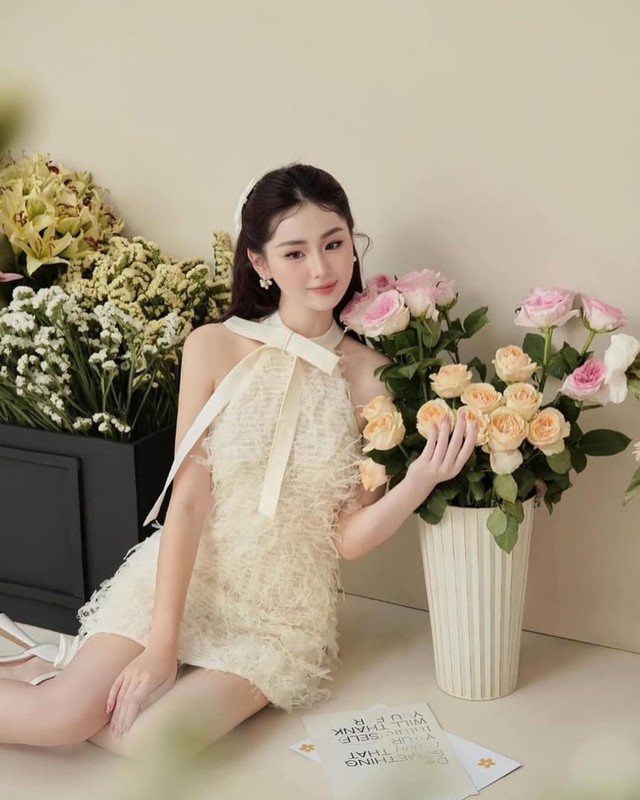 Vẻ đẹp bay bổng nhẹ nhàng với váy phối lông- Ảnh 4. Vẻ đẹp bay bổng nhẹ nhàng với váy phối lông- Ảnh 4.