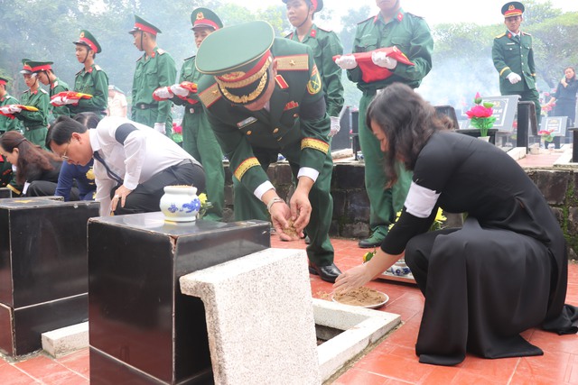 Bình Phước: Trang trọng lễ truy điệu, an táng 89 hài cốt liệt sĩ - Ảnh 5.