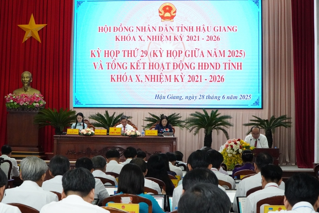 Hậu Giang thông qua 4 nghị quyết trước ‘thời khắc lịch sử’ Hậu Giang thông qua 4 nghị quyết trước ‘thời khắc lịch sử’