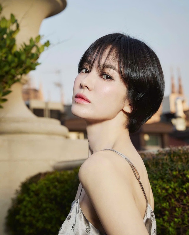 Đẹp xuất sắc như các mỹ nhân Kbiz với tóc ngắn cá tính- Ảnh 4. Đẹp xuất sắc như các mỹ nhân Kbiz với tóc ngắn cá tính- Ảnh 4.