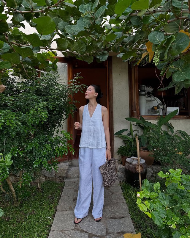 Nét mộc mạc đầy cuốn hút từ vải linen- Ảnh 8. Nét mộc mạc đầy cuốn hút từ vải linen- Ảnh 8.