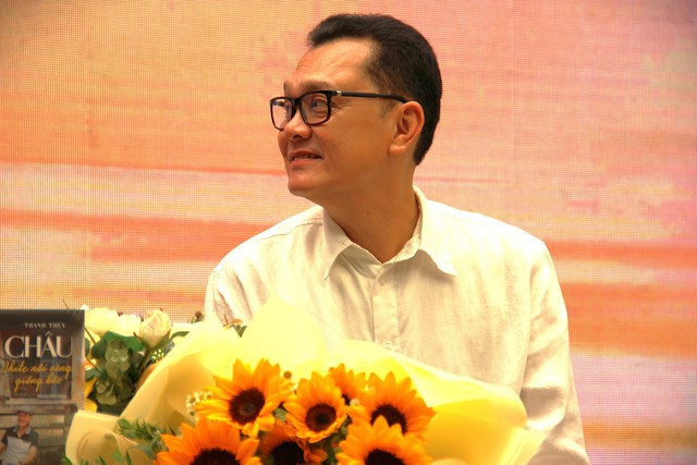 NSƯT Hữu Châu: “30 năm nay có điều tôi chưa nói với anh Thành Lộc…” NSƯT Hữu Châu: “30 năm nay có điều tôi chưa nói với anh Thành Lộc…”