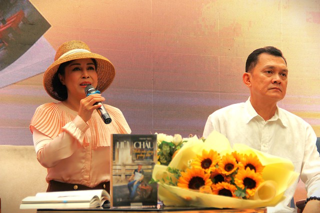 NSƯT Hữu Châu: "30 năm nay có điều tôi chưa nói với anh Thành Lộc..."- Ảnh 4. NSƯT Hữu Châu: "30 năm nay có điều tôi chưa nói với anh Thành Lộc..."- Ảnh 4.