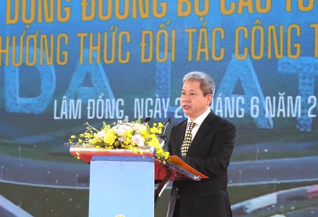 Khởi công dự án cao tốc Bảo Lộc – Liên Khương tổng vốn đầu tư trên 17.700 tỉ đồng Khởi công dự án cao tốc Bảo Lộc – Liên Khương tổng vốn đầu tư trên 17.700 tỉ đồng