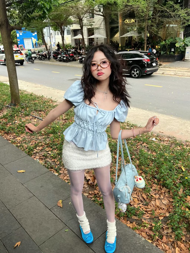 Áo babydoll tay bồng giúp nàng ‘ghi điểm’ trong buổi hẹn hò- Ảnh 2.