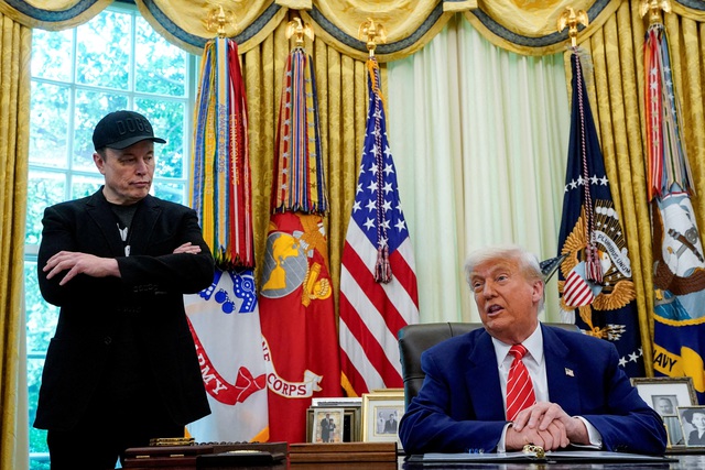 Tỉ phú Elon Musk lại chỉ trích dự luật được ông Trump ủng hộ- Ảnh 1. Tỉ phú Elon Musk lại chỉ trích dự luật được ông Trump ủng hộ- Ảnh 1.