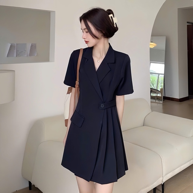 Nâng tầm diện mạo chuyên nghiệp, cuốn hút với váy vest- Ảnh 6.