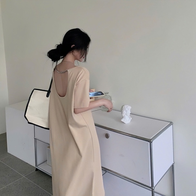 Vẻ đẹp quyến rũ mơ màng của váy hở lưng- Ảnh 6. Vẻ đẹp quyến rũ mơ màng của váy hở lưng- Ảnh 6.