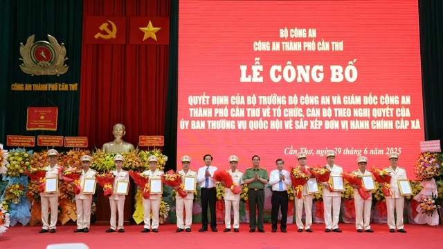 Công an TP.Cần Thơ sau sáp nhập có 1 giám đốc, 9 phó giám đốc Công an TP.Cần Thơ sau sáp nhập có 1 giám đốc, 9 phó giám đốc