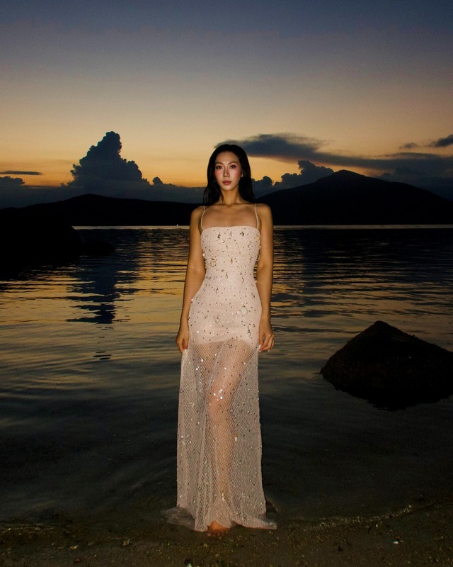 Những mẫu váy tiệc mùa hè nàng không nên bỏ qua- Ảnh 3. Những mẫu váy tiệc mùa hè nàng không nên bỏ qua- Ảnh 3.