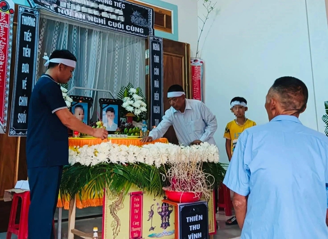 Lao xuống kênh cứu em, 2 anh em bị đuối nước Lao xuống kênh cứu em, 2 anh em bị đuối nước