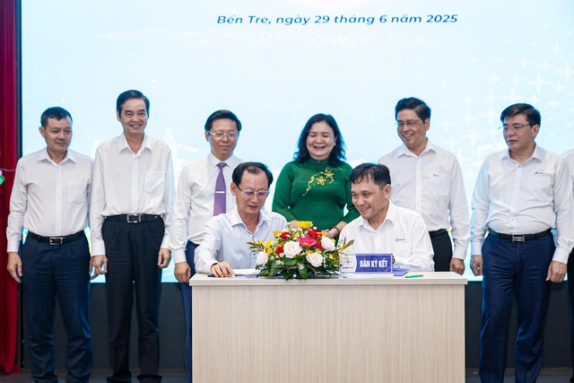 Bến Tre và EVNSPC sẽ đẩy nhanh tiến độ công trình điện sau sáp nhập tỉnh Bến Tre và EVNSPC sẽ đẩy nhanh tiến độ công trình điện sau sáp nhập tỉnh