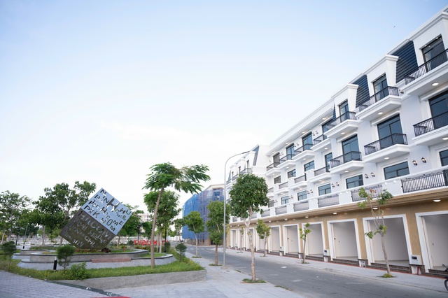 Khách hàng đầu tiên nhận bàn giao shophouse tại dự án Premium Ocean Gate- Ảnh 2. Khách hàng đầu tiên nhận bàn giao shophouse tại dự án Premium Ocean Gate- Ảnh 2.