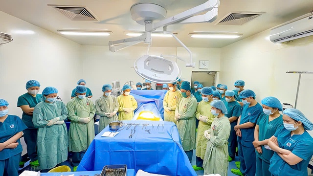 Bệnh viện Nhân dân Gia Định: Trắng đêm hồi sinh 3 sự sống từ người hiến tạng Bệnh viện Nhân dân Gia Định: Trắng đêm hồi sinh 3 sự sống từ người hiến tạng