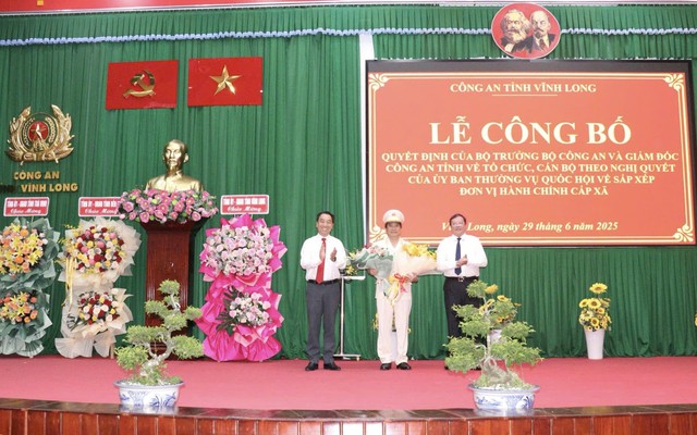 Vĩnh Long công bố lãnh đạo công an tỉnh và công an xã, phường sau sáp nhập- Ảnh 1.
