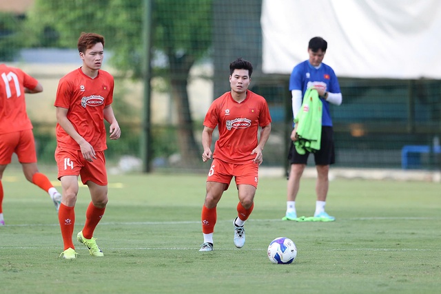 Đằng sau sự tĩnh lặng b&iacute; ẩn của đội tuyển Việt Nam- Ảnh 1.