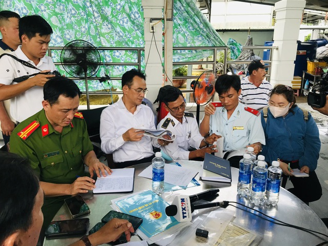 Vụ Công ty C.P bị tố ‘bán thịt bẩn’: Vì sao mổ heo rồi mới tiêu hủy? Vụ Công ty C.P bị tố ‘bán thịt bẩn’: Vì sao mổ heo rồi mới tiêu hủy?