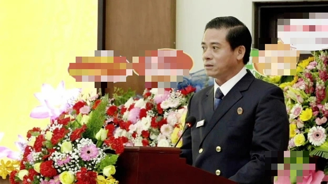 Cựu Ph&oacute; ch&aacute;nh &aacute;n TAND Đ&agrave; Nẵng bị c&aacute;o buộc nhận hối lộ h&agrave;ng trăm triệu đồng - Ảnh 1.