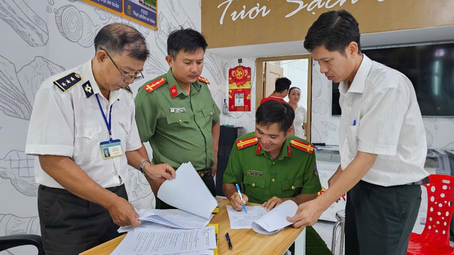 Vụ Công ty C.P bị tố ‘bán thịt bẩn’: Sở NN-MT tỉnh Sóc Trăng báo cáo gì? Vụ Công ty C.P bị tố ‘bán thịt bẩn’: Sở NN-MT tỉnh Sóc Trăng báo cáo gì?