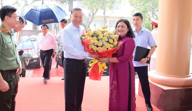 - Ảnh 3. Tổng Bí thư Tô Lâm làm việc với lãnh đạo Bến Tre, Trà Vinh, Vĩnh Long - Ảnh 3.