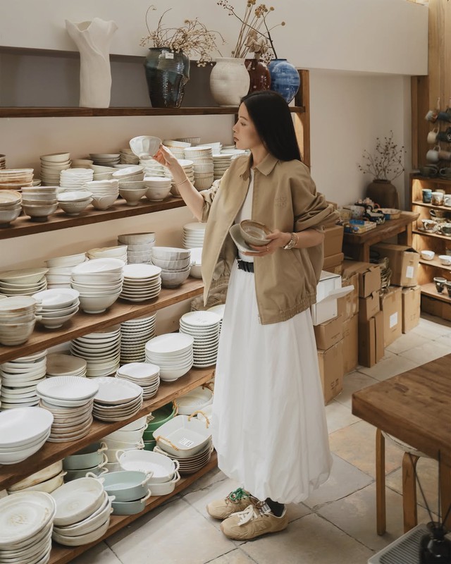 Váy dài và áo khoác, cặp đôi mùa nắng đẹp miễn chê - Ảnh 5.