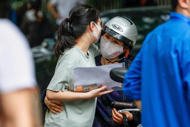 Nhiều thay đổi quy định thi lớp 10 thí sinh cần ghi nhớ trong kỳ thi 2025 - Ảnh 2. Nhiều thay đổi quy định thi lớp 10 thí sinh cần ghi nhớ trong kỳ thi 2025 - Ảnh 2.