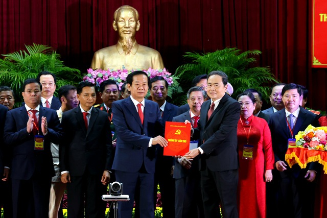 Chủ tịch Quốc hội: Khơi dậy khát vọng vươn lên mạnh mẽ Chủ tịch Quốc hội: Khơi dậy khát vọng vươn lên mạnh mẽ