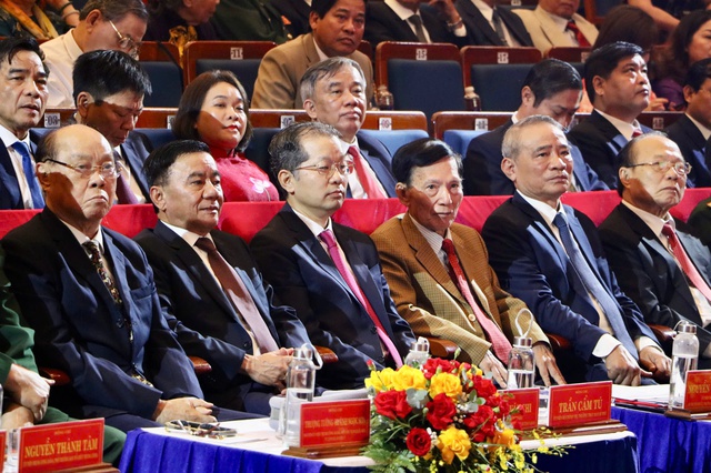 Công bố thành lập TP.Đà Nẵng mới: Những cán bộ đứng đầu thành phố là ai?- Ảnh 2. Công bố thành lập TP.Đà Nẵng mới: Những cán bộ đứng đầu thành phố là ai?- Ảnh 2.