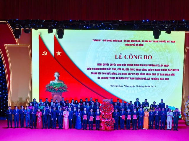 Công bố thành lập TP.Đà Nẵng mới: Những cán bộ đứng đầu thành phố là ai?- Ảnh 3. Công bố thành lập TP.Đà Nẵng mới: Những cán bộ đứng đầu thành phố là ai?- Ảnh 3.