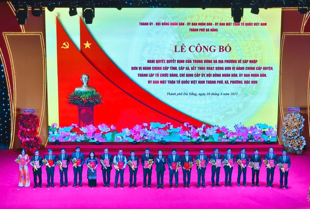 Công bố thành lập TP.Đà Nẵng mới: Những cán bộ đứng đầu thành phố là ai?- Ảnh 4. Công bố thành lập TP.Đà Nẵng mới: Những cán bộ đứng đầu thành phố là ai?- Ảnh 4.