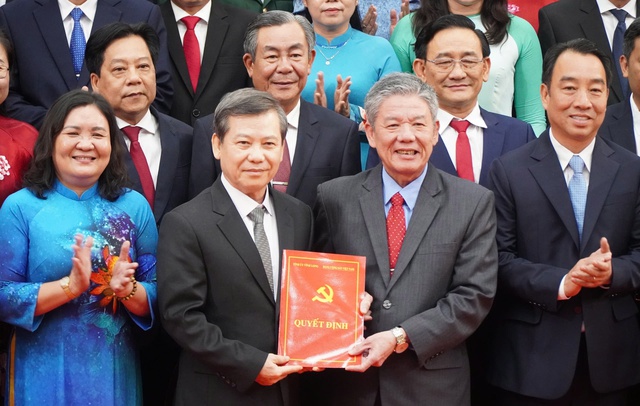 Chủ tịch Quốc hội: Khơi dậy khát vọng vươn lên mạnh mẽ - Ảnh 1.
