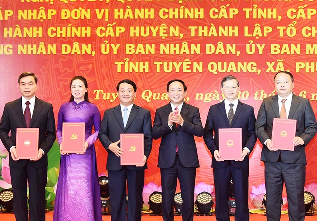 Hợp nhất Tuyên Quang và Hà Giang mở ra cơ hội mới cho vùng trung du miền núi phía bắc Hợp nhất Tuyên Quang và Hà Giang mở ra cơ hội mới cho vùng trung du miền núi phía bắc