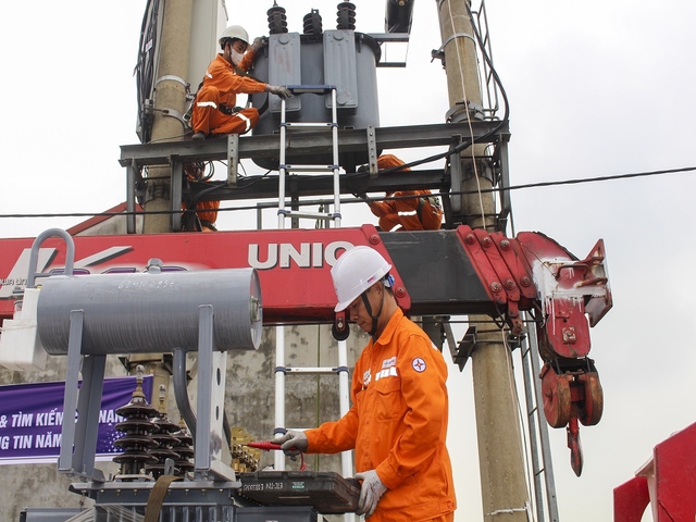 EVNNPC tinh gọn bộ máy, nâng cao chất lượng phục vụ khách hàng EVNNPC tinh gọn bộ máy, nâng cao chất lượng phục vụ khách hàng