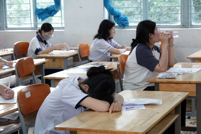 Từ đề thi tiếng Anh tốt nghiệp THPT: ‘Yếu thế, khó khăn thì đừng nên chọn’? Từ đề thi tiếng Anh tốt nghiệp THPT: ‘Yếu thế, khó khăn thì đừng nên chọn’?