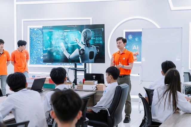 FPTU ra mắt chuyên ngành Chuyển đổi số, đào tạo nhân lực chiến lược cho tương lai- Ảnh 1. FPTU ra mắt chuyên ngành Chuyển đổi số, đào tạo nhân lực chiến lược cho tương lai- Ảnh 1.