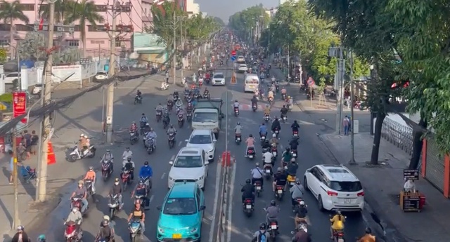 TP.HCM: Va chạm xe rác ở Gò Vấp, một người tử vong- Ảnh 2. TP.HCM: Va chạm xe rác ở Gò Vấp, một người tử vong- Ảnh 2.